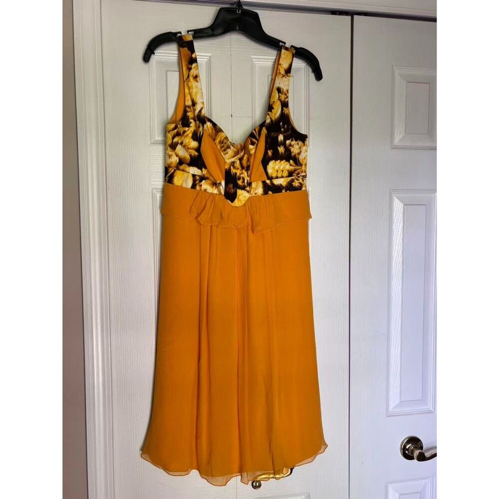 RUNWAY. Carolina Herrera Knee-Length Dress Size: 6 mustard yellow - Picture 13 of 16